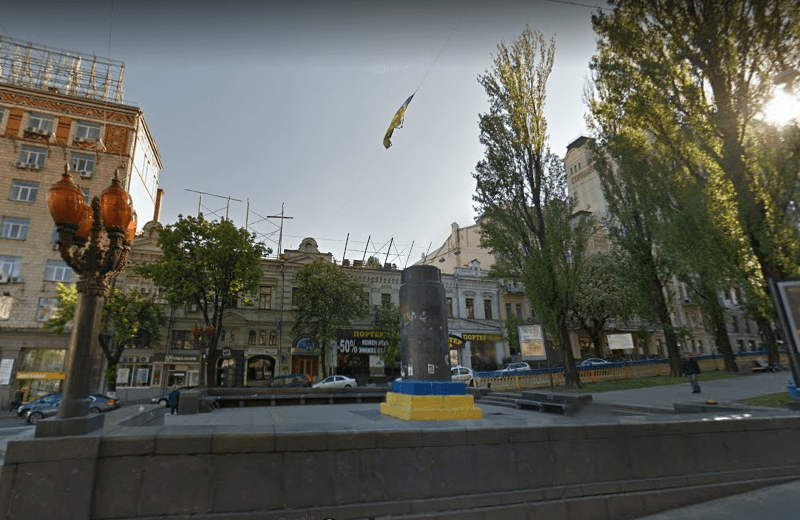 На місці пам’ятника Леніну у Києві пропонують встановити громадську вбиральню