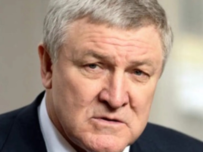 Харківські угоди: про підозру у держзраді повідомлено колишньому міністру оборони Єжелю