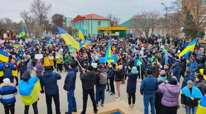 Більшість людей, що опинились під окупацією, вважають свою область невід’ємною частиною України і не підуть на путінський референдум – опитування