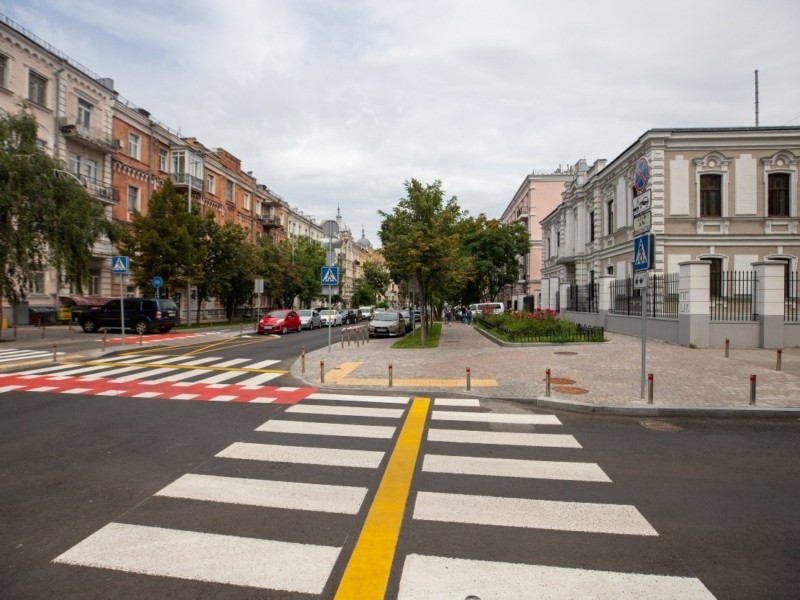 На вулиці Франка облаштували пішохідну зону – нова схема руху транспорту