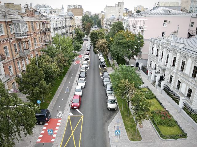 Вулицю Франка оновили вперше з 1975 року: якою вона стала (ФОТО)
