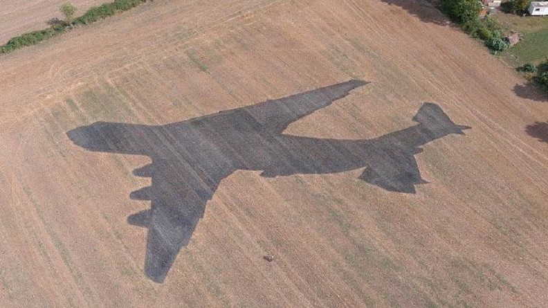 Тінь “Мрії”. У Данії створили арт-об’єкт на честь найбільшого українського літака