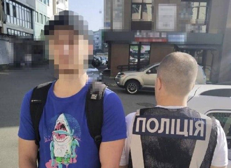 В Києві затримали чоловіка, який переховувався від покарання за збут наркотиків