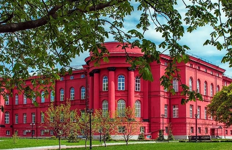 У дворі Червоного корпусу університету Шевченка з’явиться «Місце Тиші»