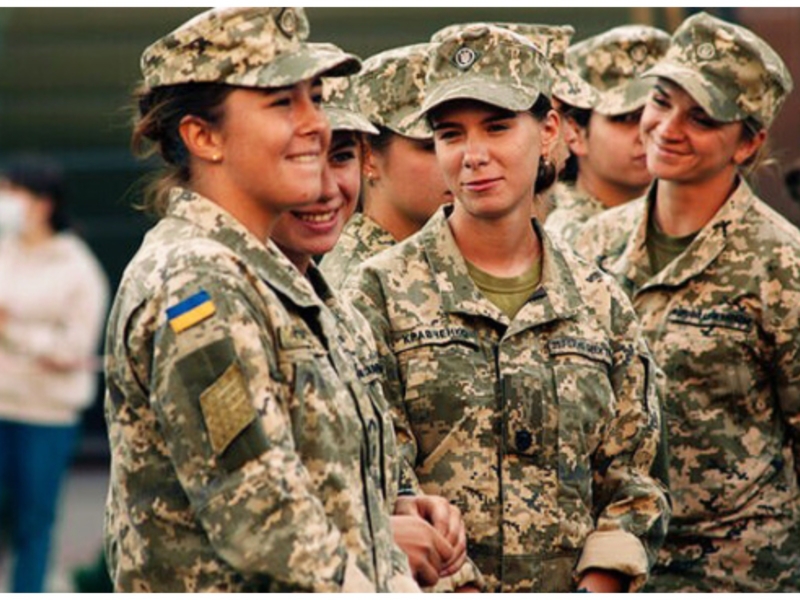 Військовий облік жінок: пояснення Маляр спровокували дискусію за участі Безуглої