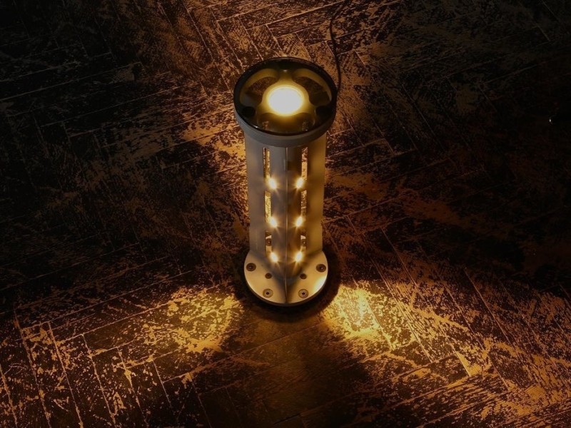 Ракетний ліхтар: український митець перетворив снаряд на лампу