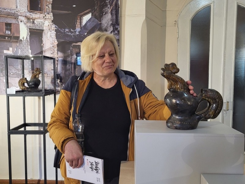 Героїчний півник з Мощуна доповнив колекцію Васильківської майоліки у музеї Києва