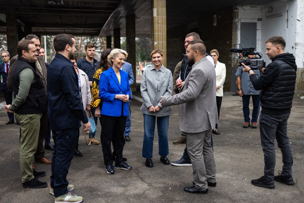 ляєн і зеленська в школі ірпінь