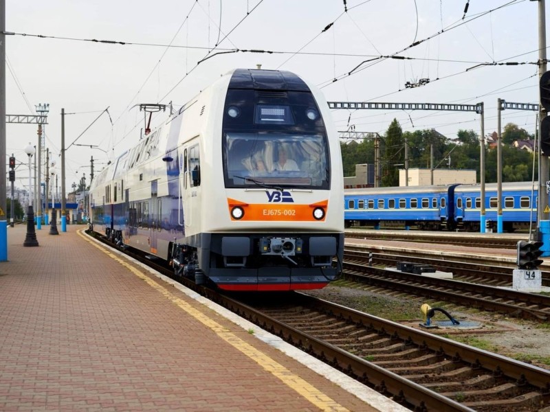 Запроваджено додаткові зупинки поїздів “Інтерсіті+” з Києва до Славська та Луцька