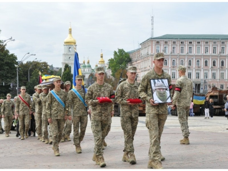 Віртуоз своєї справи: у столиці прощалися зі снайпером-розвідником