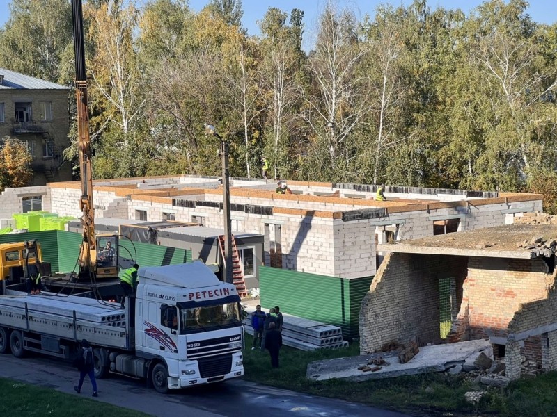 У Макарові до кінця року з’явиться нова амбулаторія замість знищеної окупантами – як просувається будівництво (ФОТО)