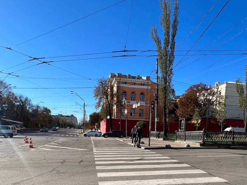На перетині бульвару Шевченка та вулиці Володимирської обмежено рух тролейбусів