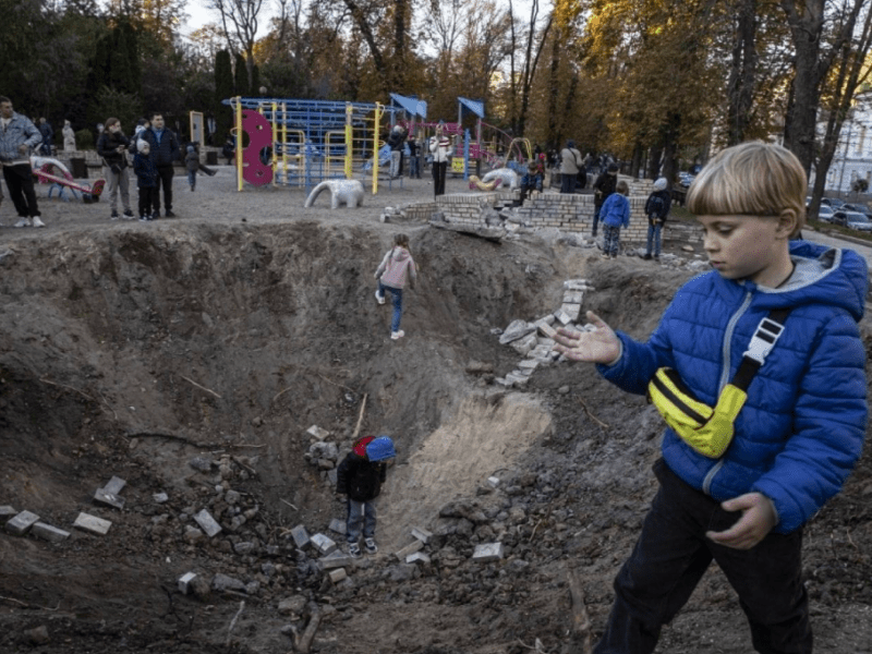 Російські військові одночасно наводили ракети по Києву та домовлялися про зустріч з проститутками – розслідування Bellingcat