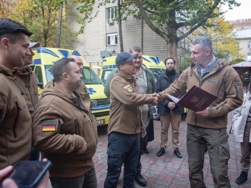 Благодійники закупили рятувальникам і медикам обладнання на пів мільйона євро