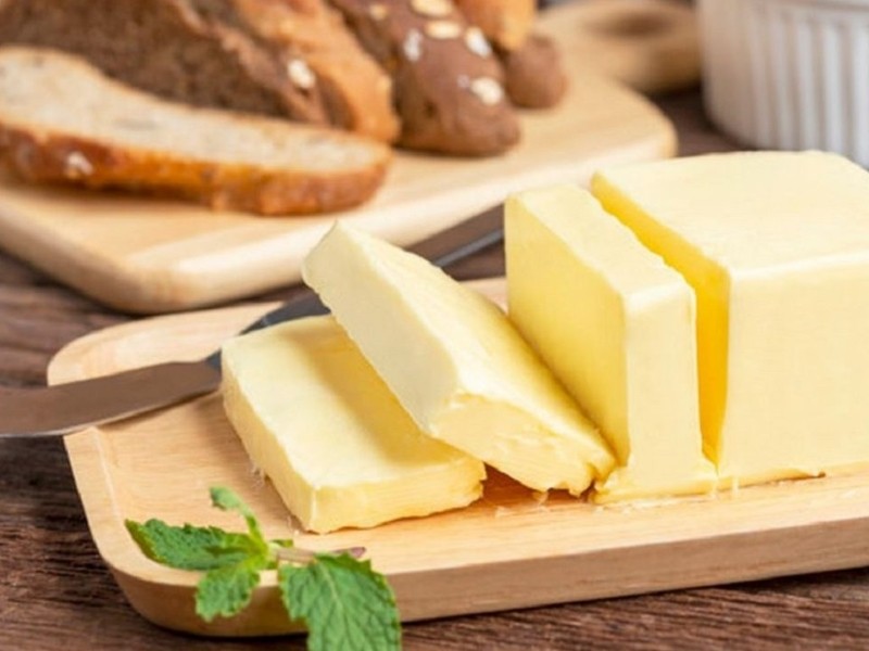 У Києві супермаркети показали, як змінилися ціни на сир та вершкове масло