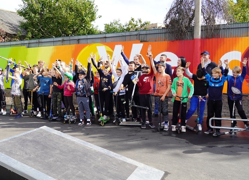 Дитинство не чекає: у передмісті відкрили скейт-парк