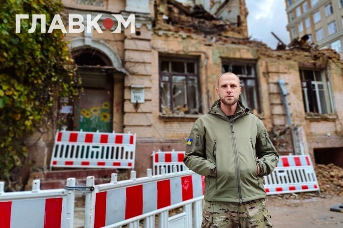 Доброволець ЗСУ повернувся в Київ, аби провідати батьків, яких вбило на його очах у будинку