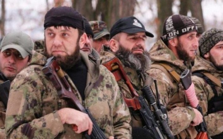 Війна з РФ, день 235. На Луганщині чеченці виселяють людей з будинків для розміщення своїх офіцерів