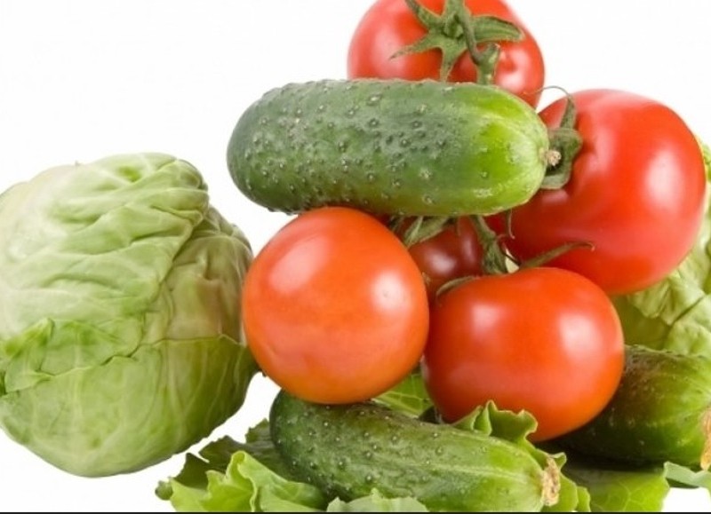 Як змінилися ціни на помідори, огірки та капусту у столичних супермаркетах