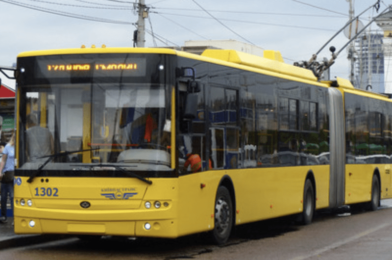 У Києві відновили рух тролейбусів на Жилянській