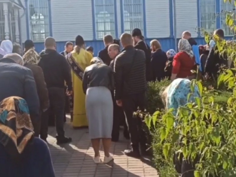 Парафіяни УПЦ (МП) не пропустили вірян ПЦУ до церкви в Требухові