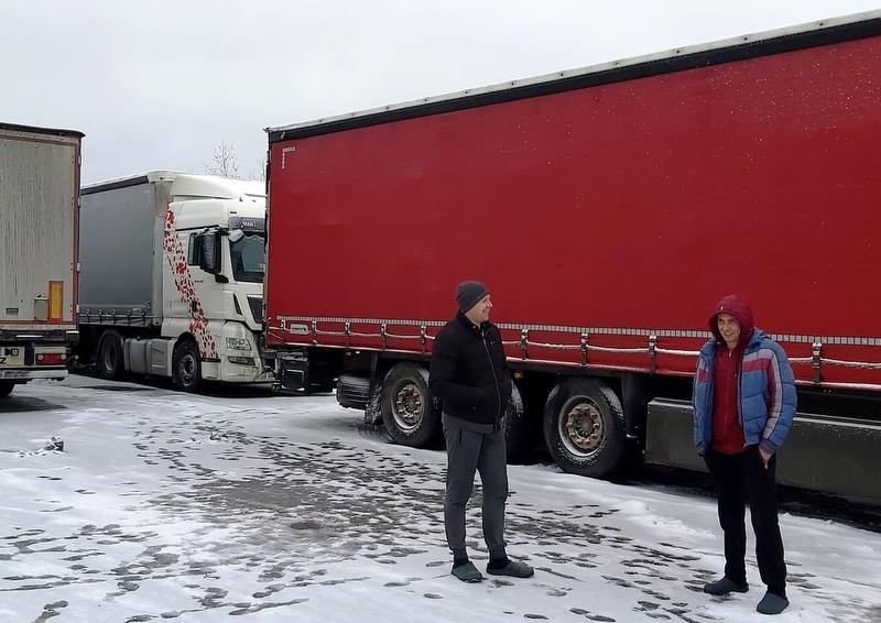 До Бородянки прибуло пів сотні модульних пунктів обігріву від Швеції