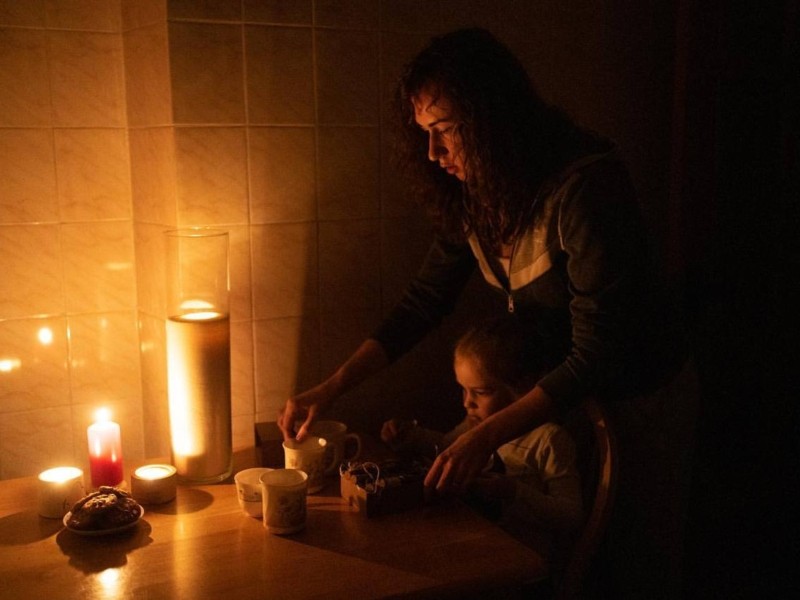 Не більше 5 годин. Тривалість відключень світла у Києві обіцяють зменшити