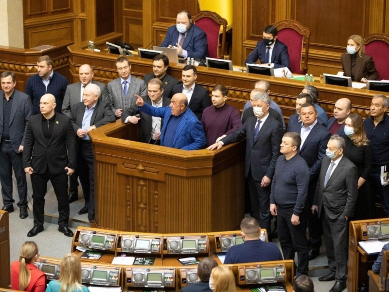 Українці вимагають позбавлення мандату всіх нардепів від ОПЗЖ – петиція