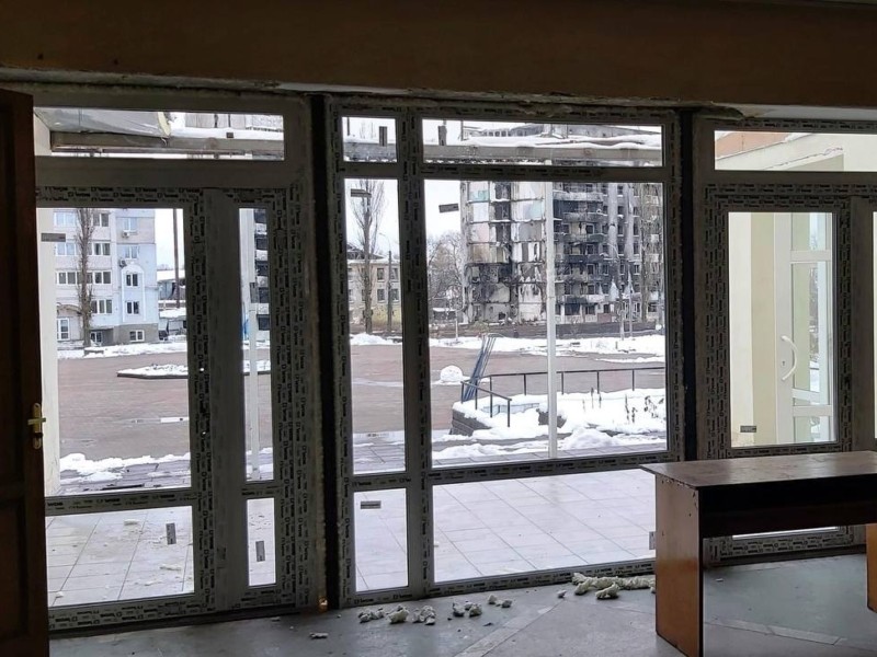 Через пошкодження міг не пережити зиму: у Бородянці відновлюють будинок культури (ФОТО)