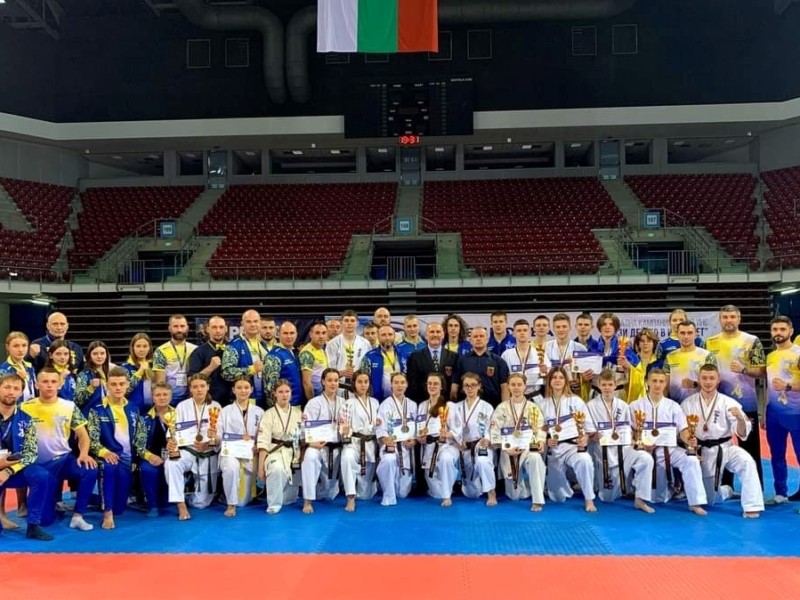 Збірна України з кіокушинкай карате везе 40 медалей з чемпіонату Європи