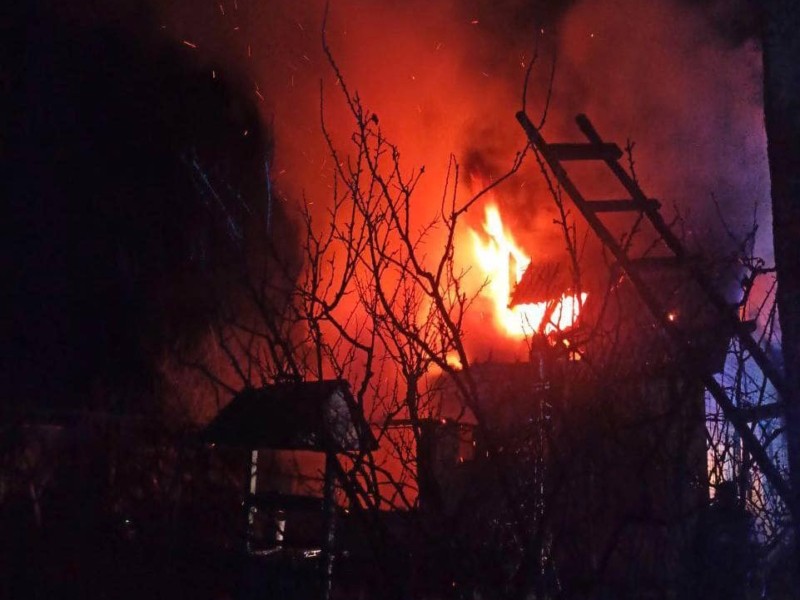 Запалені свічки спричинили пожежі у двох будинках на Київщині
