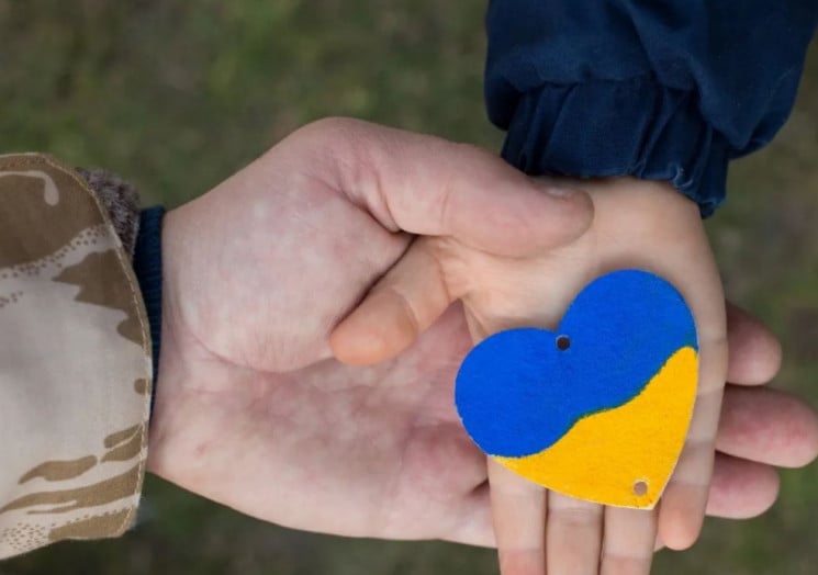 Україна продовжує повертати викрадених росіянами дітей: 31 дитина за кілька годин прибуде до Києва