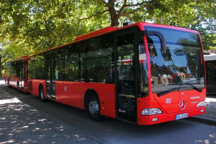 Загубилась гуманітарна допомога: Кличка питають, де німецькі автобуси