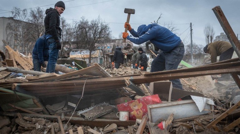 Уряд підвищив виплати залученим до “Армії відновлення”