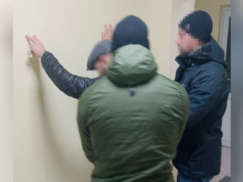СБУ затримала у Києві російського агента, який прибув з Криму готувати диверсії