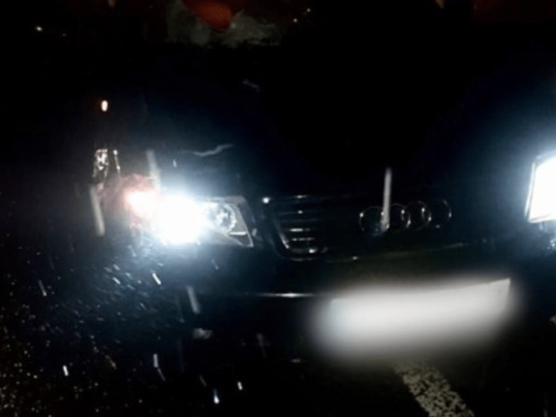 Перебігав неосвітлену дорогу: Audi на смерть збила чоловіка на Житомирській трасі