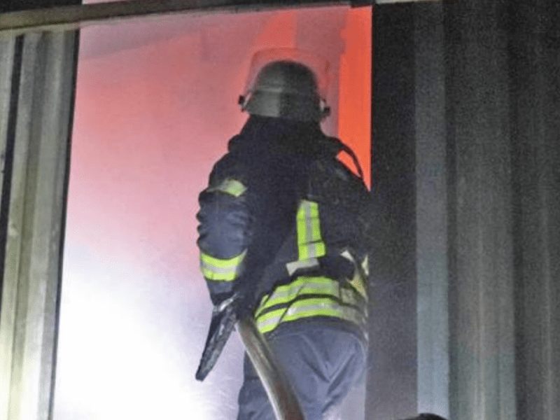 Масштабна пожежа у Броварському районі: загорівся склад з палетами (ФОТО)