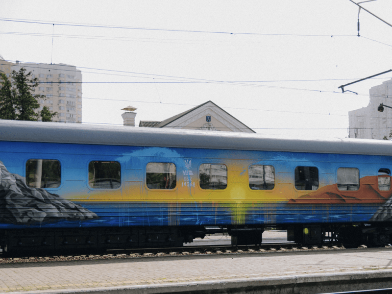 “До перемоги”: стартує продаж квитків на перші потяги з Києва до деокупованих міст