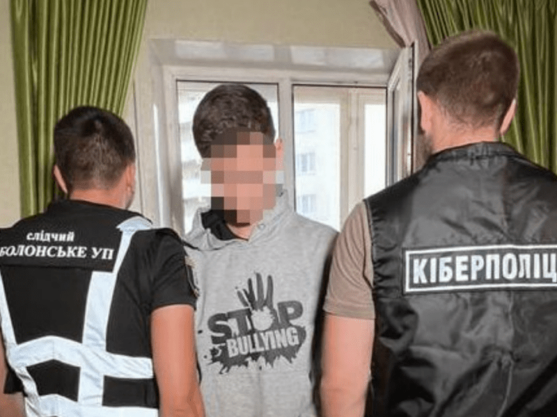 За гроші обіцяв вивезти сім’ї з окупованих міст: у Києві затримали шахрая, який ошукав 12 людей