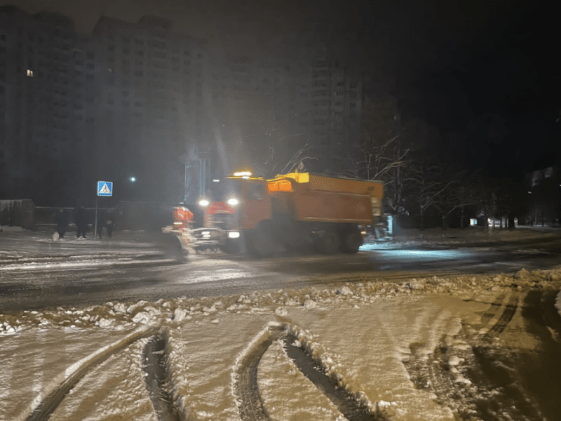 Жителів Києва просять без потреби не виїжджати у місто