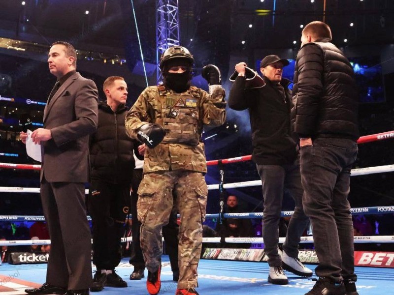 Український боксер Денис Берінчик став чемпіоном Європи за версією EBU