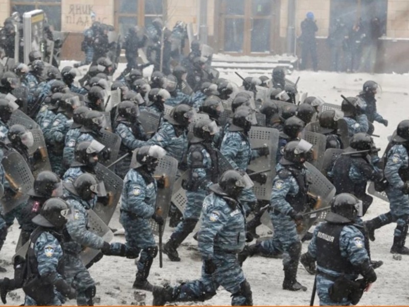 Справи Майдану: отримав вирок беркутівець, який відгамселив кийком протестувальника