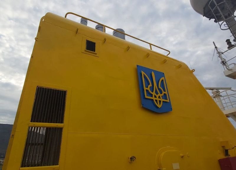 Український криголам “Ноосфера” вирушив у нову подорож до Антарктики з великим тризубом на борту