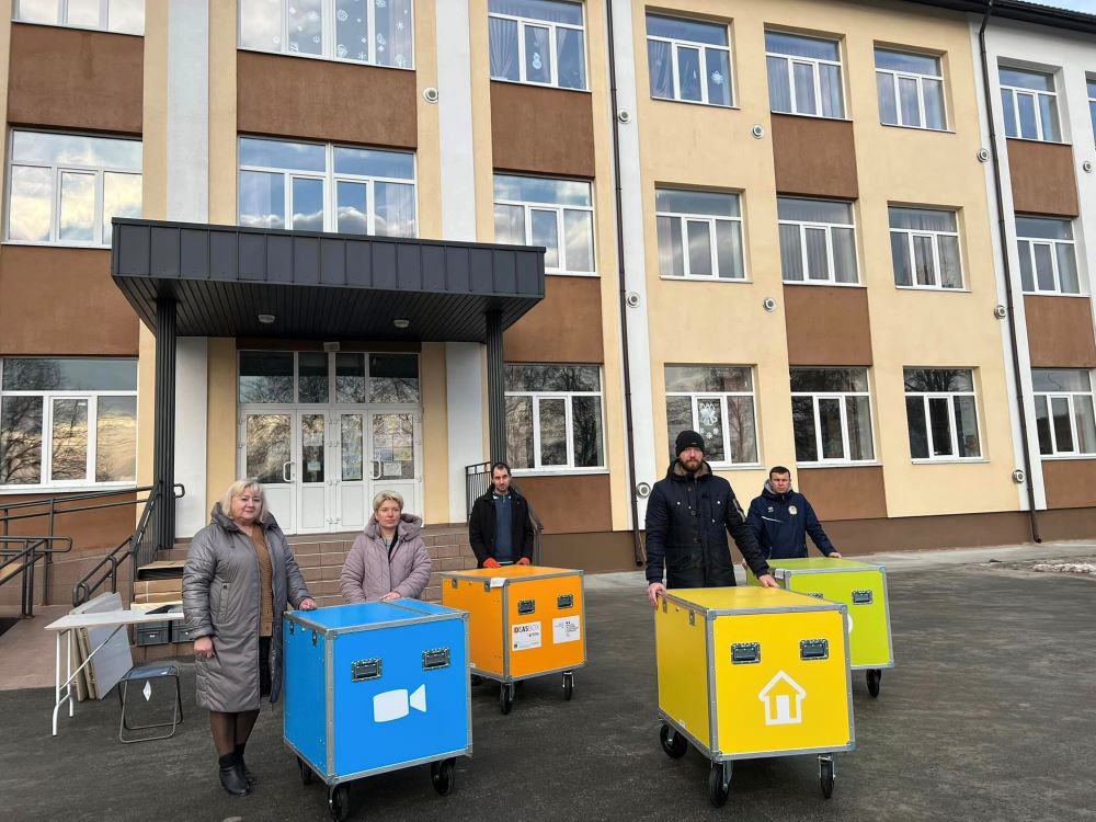 Бучанська школа, ка найбільше постраждала під час бойових дій, отримала ...