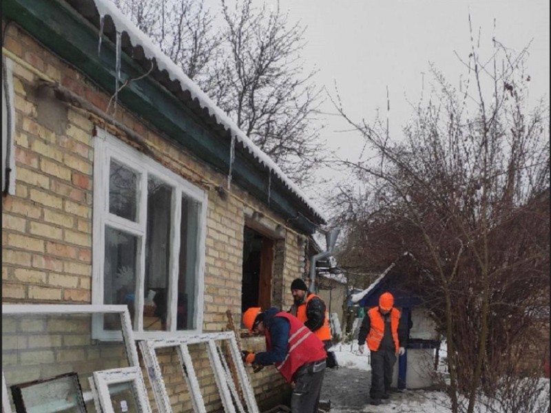 На Київщині завершують ремонт будинків, уражених уламками російських ракет