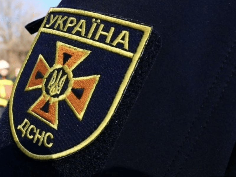 У Києві загорівся зруйнований ворогом будинок на Жилянській