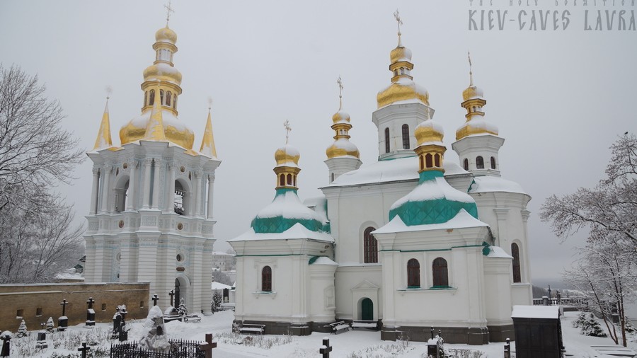 Vicar of Kyiv-Pechersk Lavra has himself immortalized on the walls of the cathedral_2