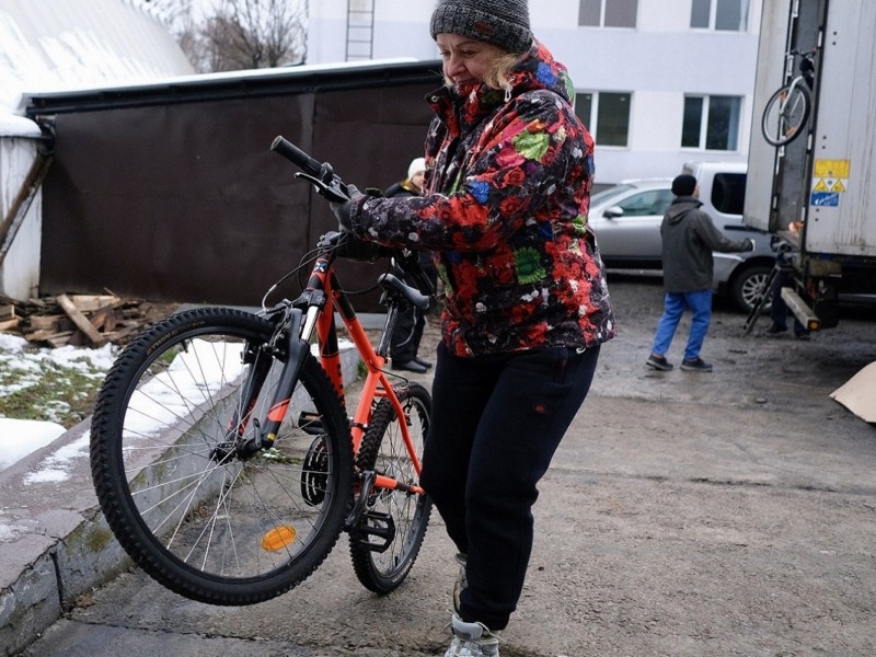 Велосипедисти Києва збирають на двоколісні для жителів постраждалих від окупантів громад