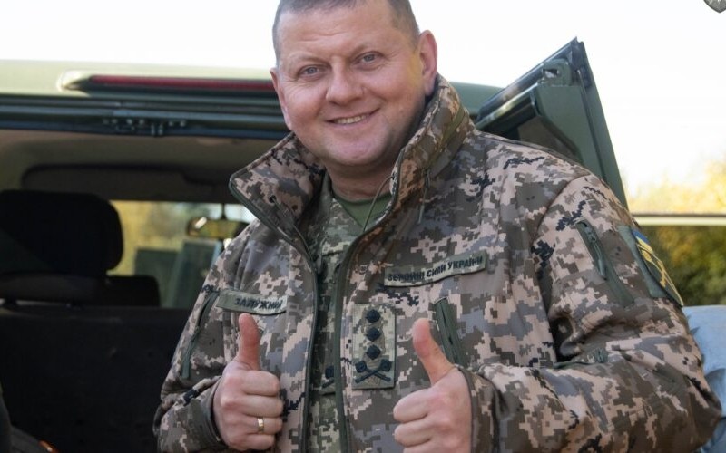 У рейтингу довіри Зеленський поступився двом генералам-Героям України