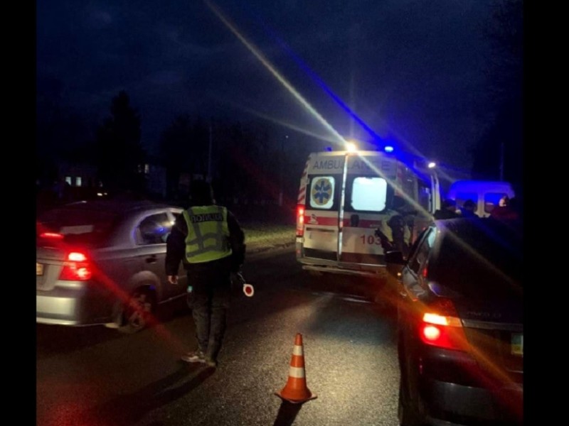 На Київщині водій збив дівчину на пішохідному переході